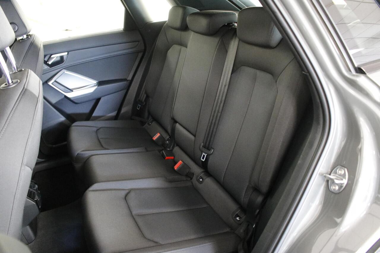 Audi Q3 35 TFSI Pro Line business Clima | Carplay | Stoelverw | Cruise | Elek. achterklep.