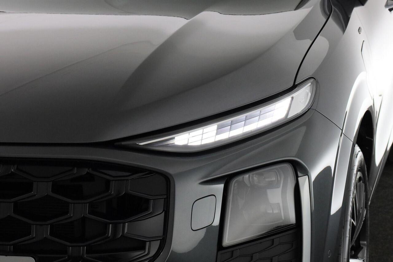 Audi Q3 e-hybrid 272 pk S edition | Sportstoelen zwart leder-kunstleder | Tech plus | Privacy glas