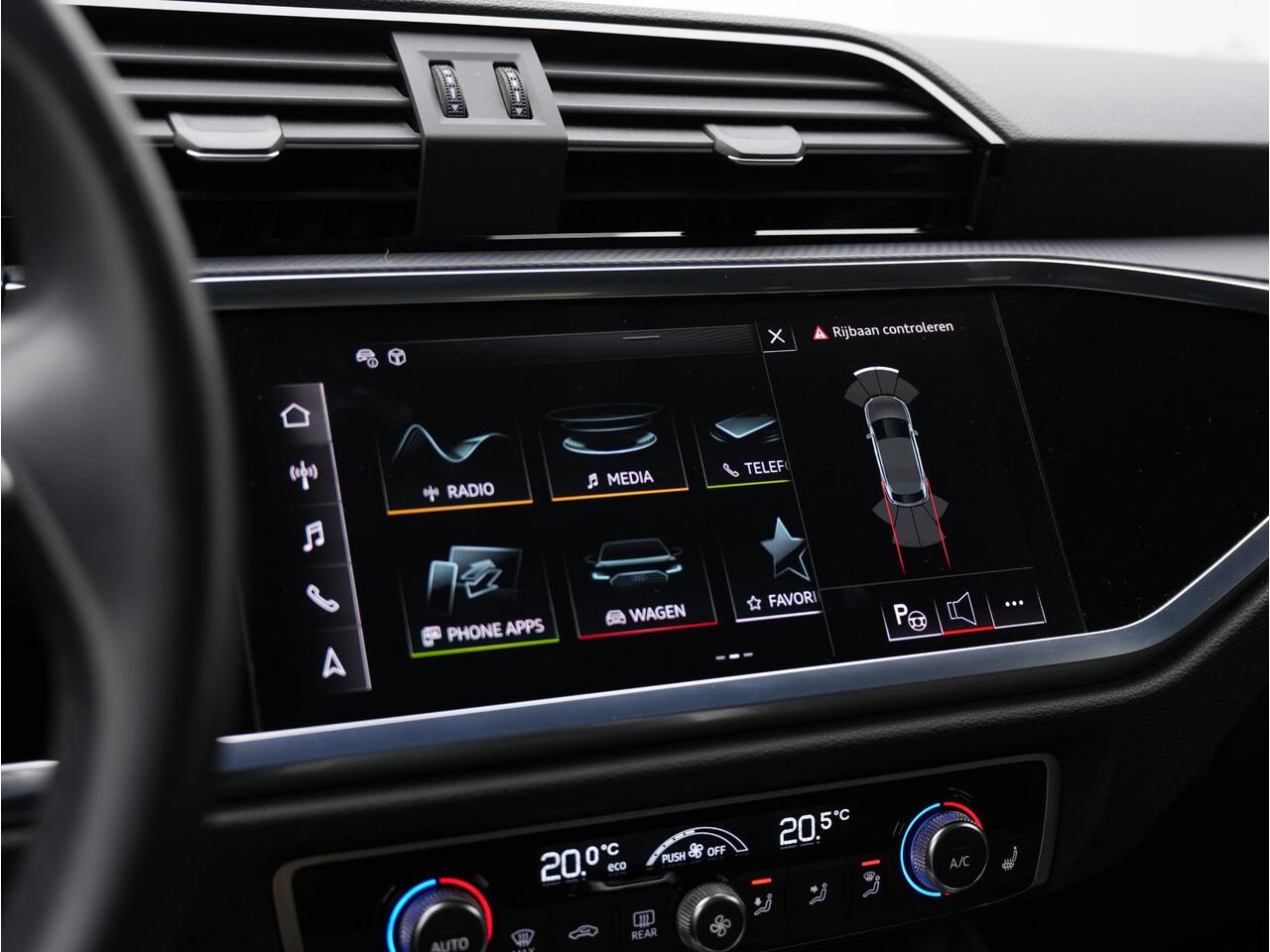 Audi Q3 Sportback 35 TFSI 150 pk S-tronic S-Line | Stoelverwarming | Navigatie | Parkeersensoren voor/achter