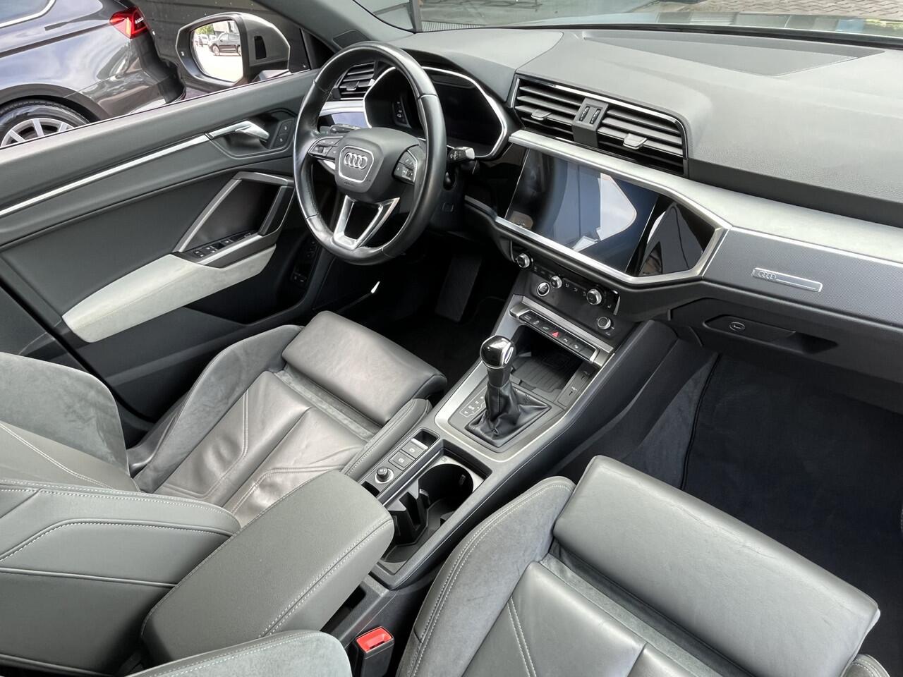 Audi Q3 45 TFSI e S edition 245PK PHEV | Matrix | Trekhaak | Zwart optiek | Leder | Stoelverwarming | Elekt. stoelen | Virtual |