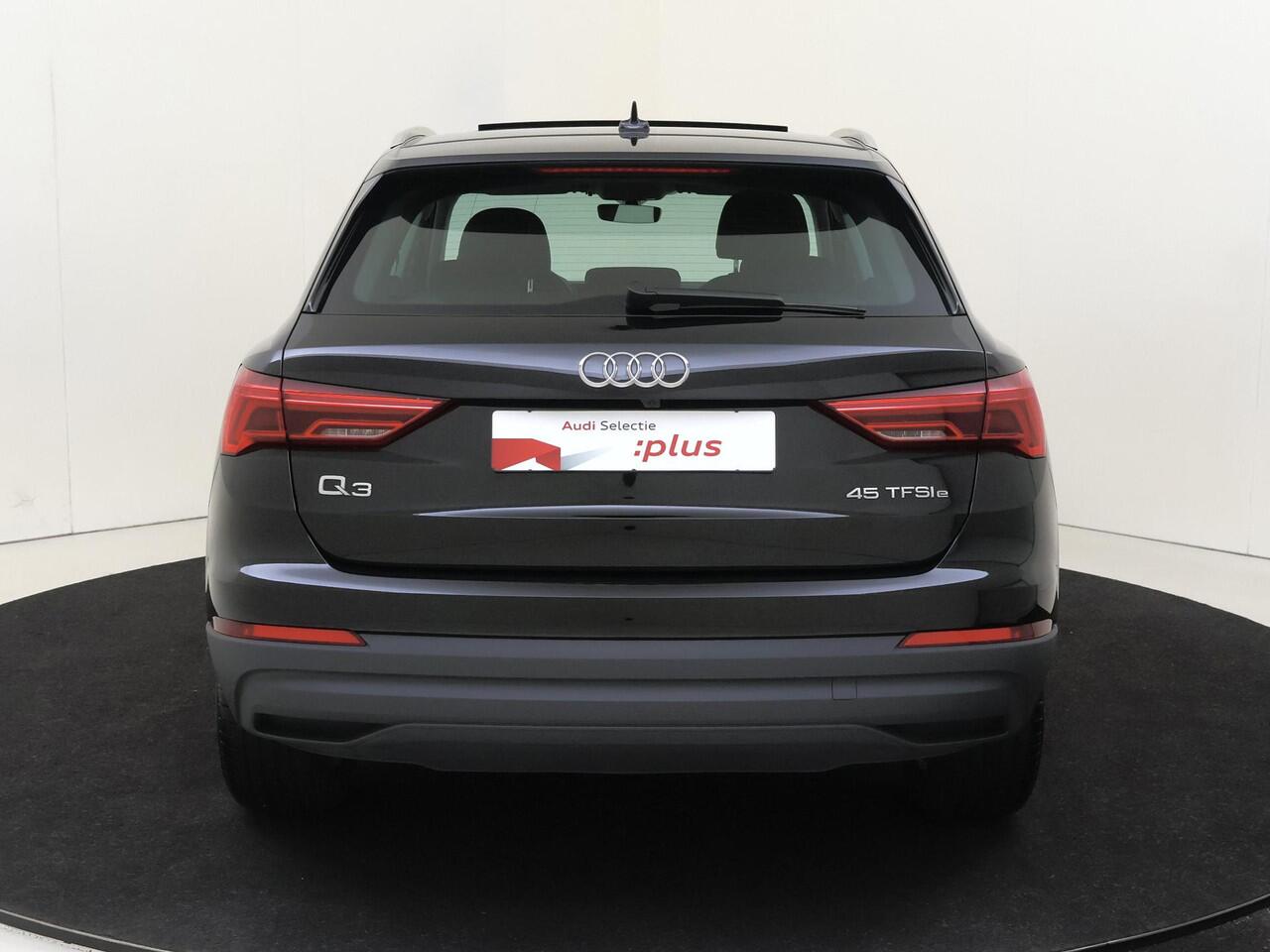 Audi Q3 45 TFSI e Advanced edition | SoH 91% | Panoramadak | Keyless | Stoelverwarming | Achteruitrijcamera | Adaptieve cruise control | Navigatie Plus | Dodehoek detectie |