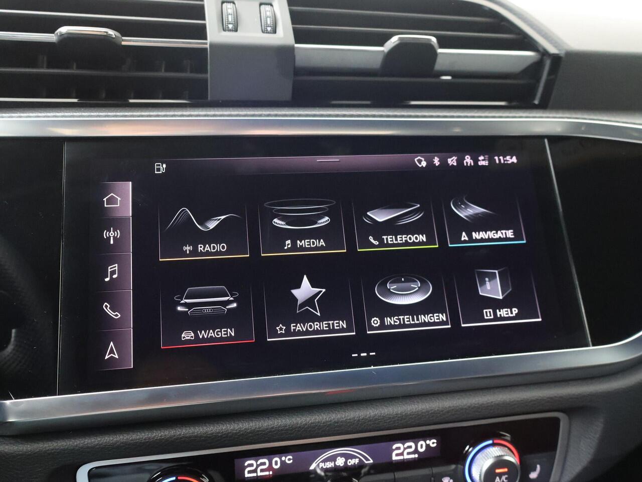 Audi Q3 Sportback 45 TFSI e S Edition | 245 PK | SoH 100% | Trekhaak wegklapbaar | Panoramadak | B&O premium sound | Navigatiesysteem | S line |