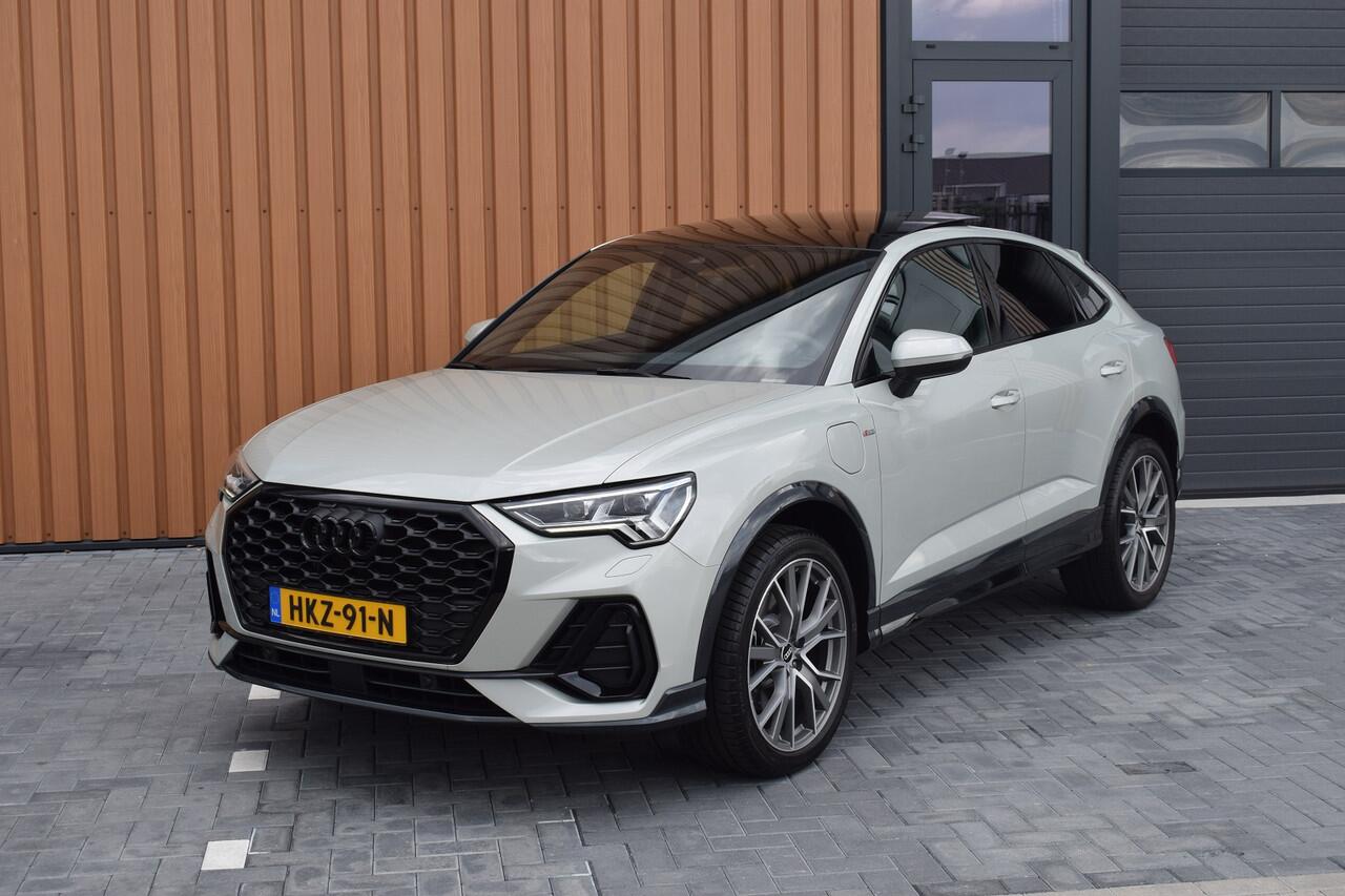 Audi Q3 Sportback 45 TFSIe S-line | Pano | Camera | 20"