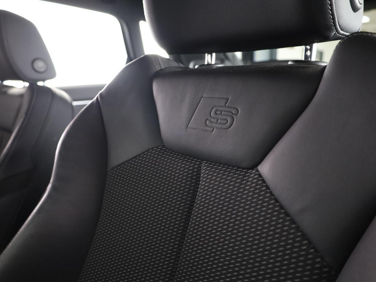 Audi Q3 35 TFSI S edition 150pk S-tronic | Navigatie | Keyless entry | Apple Carplay -/ Android auto | Parkeersensoren voor en achter