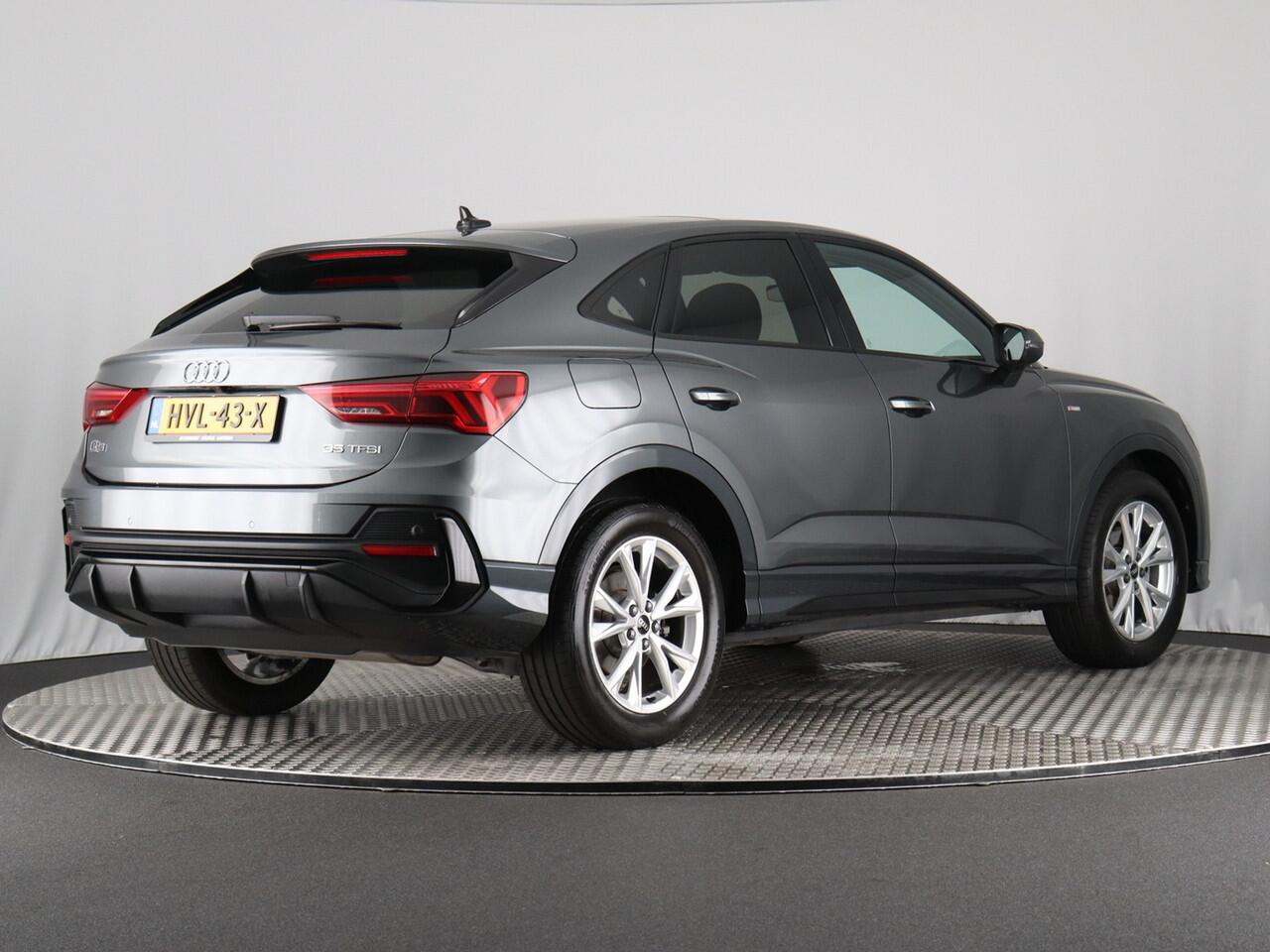 Audi Q3 Sportback 35 TFSI S Edition Competition S-Line (Elek. Trekhaak / Pano / ACC / Navi / Carplay)