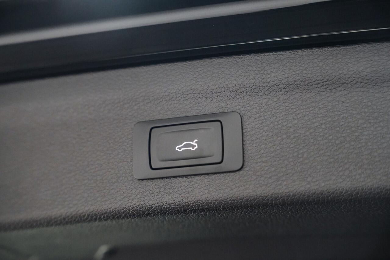 Audi Q3 45 TFSI e S-Line|20 inch|Trekhaak|360* cam|Apple car