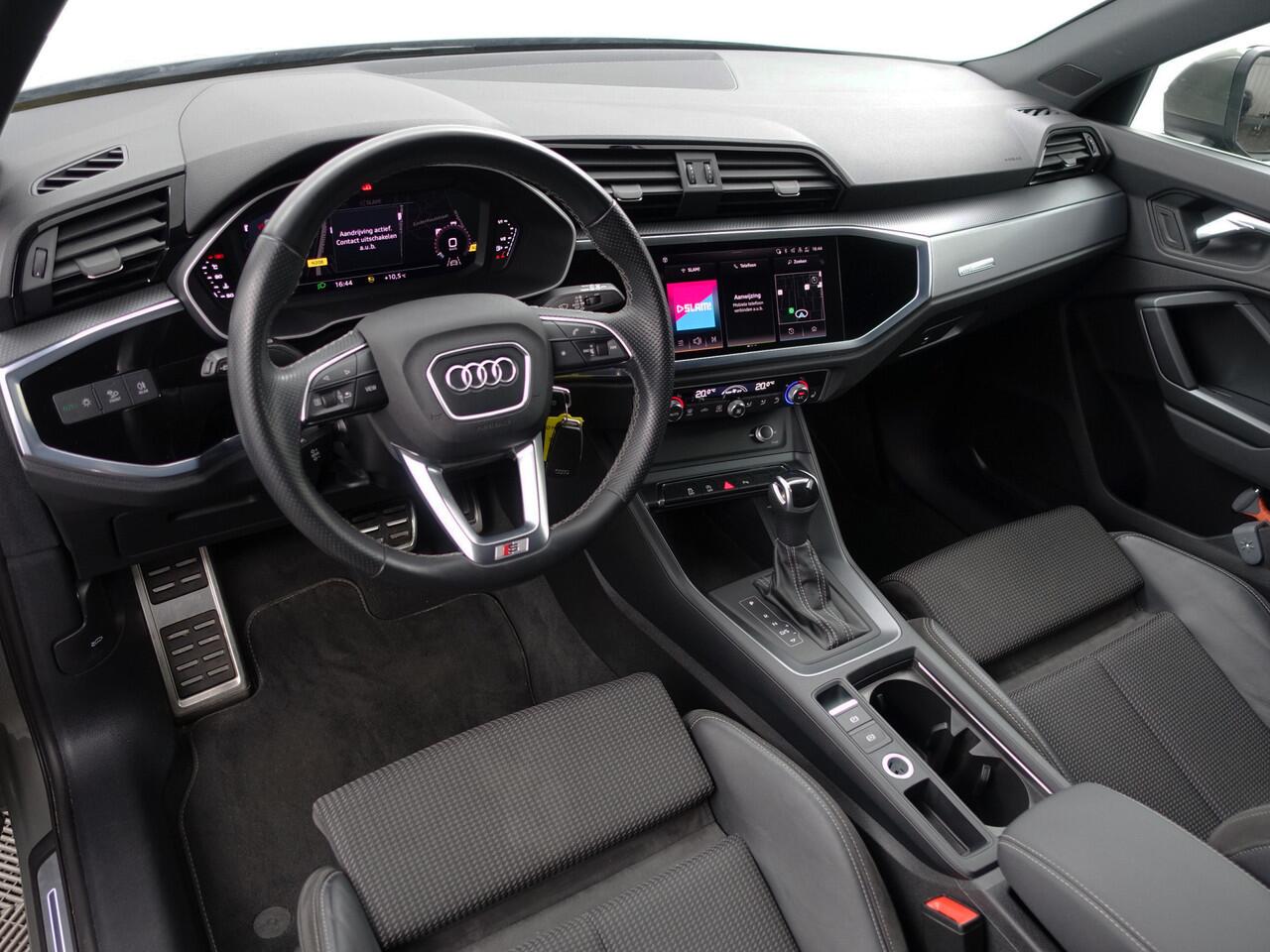 Audi Q3 35 TFSI S edition Aut- Panoramadak, Carplay, Stoelverwarming, Virtual Cockpit, Sport Leder Interieur