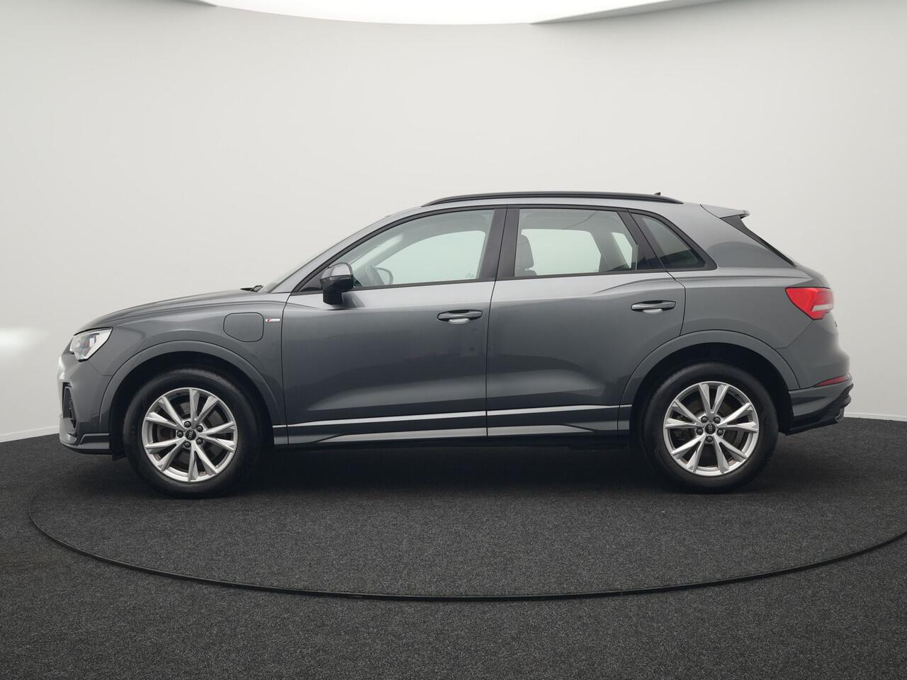 Audi Q3 45 TFSI e S Line Plug In Hybrid 245pk Dealer O.H. PHEV | Apple Carplay | Navigatie | Blis | Cruise Control | Virtual Cockpit | DAB | L.M"18 |