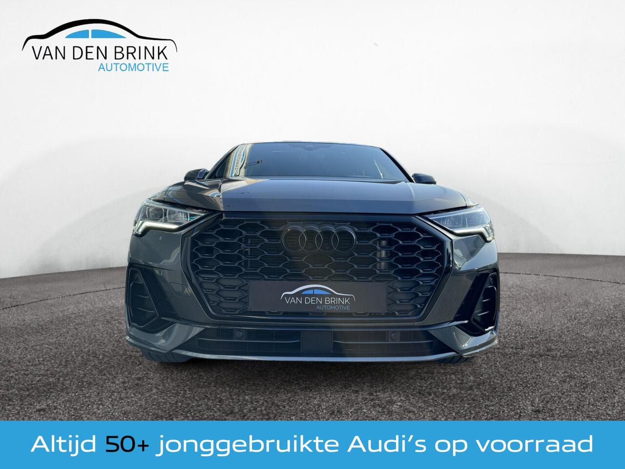 Audi Q3 Sportback 45 TFSIe 245 pk S-line Black Pano