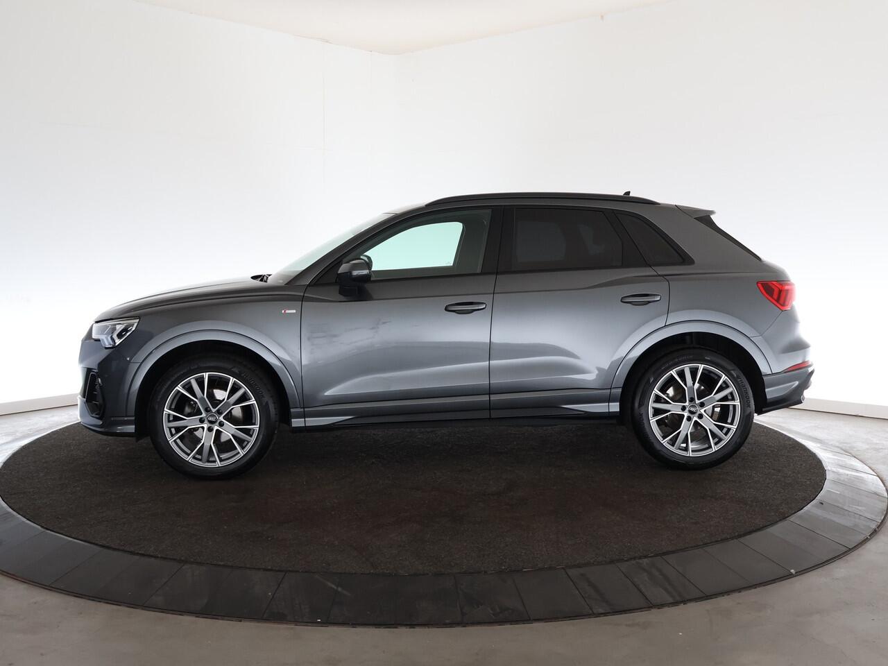 Audi Q3 35 TFSI S edition | Navi | Camera | Stoelverwarming |*