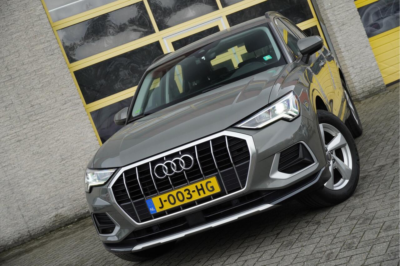 Audi Q3 35 TFSI 150PK! Automaat Business Edition BJ2020 Lmv 18'" | Led V+A | Pdc | Navi | Dynamische knipperlichten | Elek. achterklep | App-Connect | Achteruitrijcamera | Virtual cockpit | Climate control | Cruise control | Getint glas
