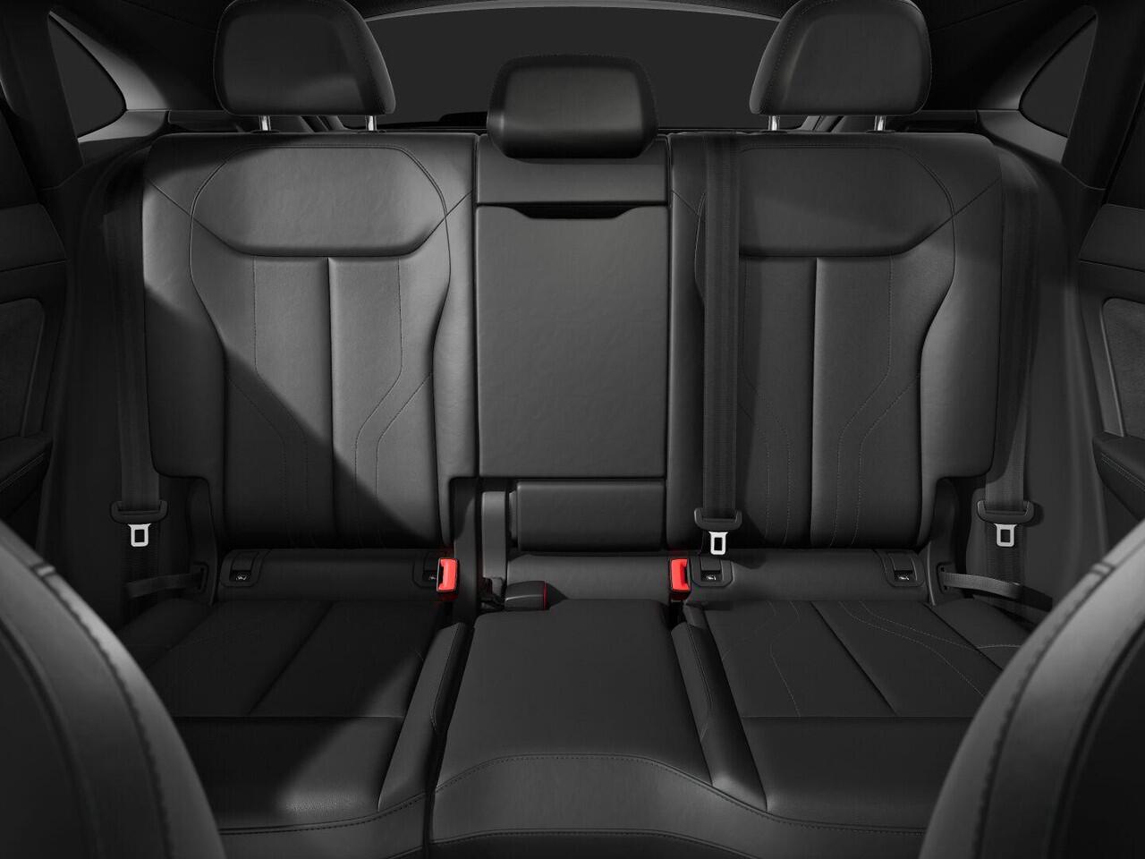 Audi Q3 Sportback S edition e-hybrid 272 pk | Techniekpakket plus | Lederen sportstoelen | Optiekpakket zwart | Privacy glas |