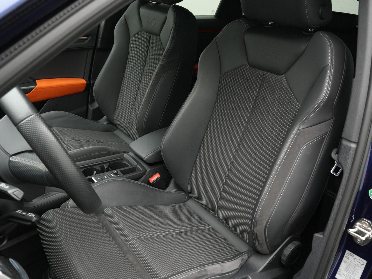 Audi Q3 Sportback 45 TFSI e 245 pk S-tronic S Edition | Sportstoelen | Stoelverwarming | Trekhaak | LED | Achteruitrijcamera | Adaptive Cruise | 19 inch