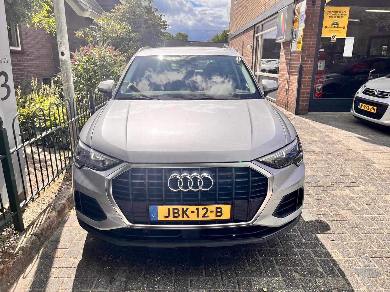 Audi Q3 45 TFSI e Business edition