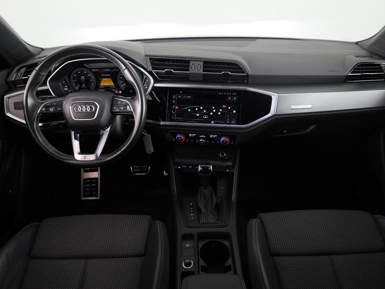 Audi Q3 45 TFSI e Business Edition 245 pk S-tronic | Navigatie | Parkeersensoren | LED koplampen | Stoelverwarming | S-Line interieur |