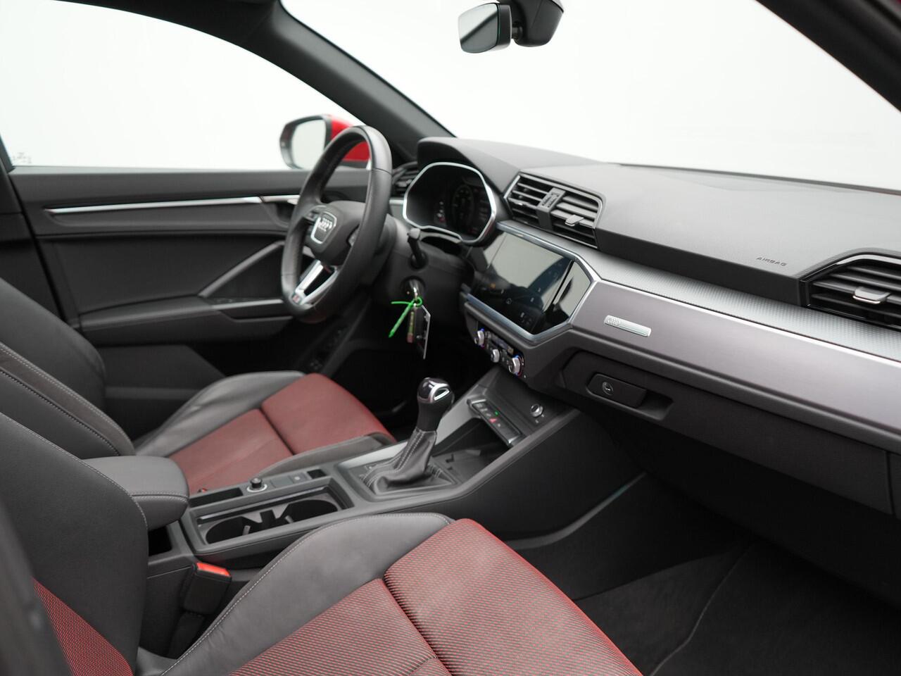 Audi Q3 Sportback 45 TFSI e S Line Plug In Hybrid 245pk Dealer O.H PHEV | Panodak | Adaptive Cruise | Lederen Sportstoelen Memory & Verwarmd | Sfeerverlichting | Camera | Virtual | Blis | Navigatie | DAB |