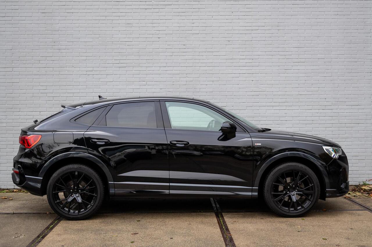 Audi Q3 Sportback 35 TFSI S-Line / APPLE CARPLAY