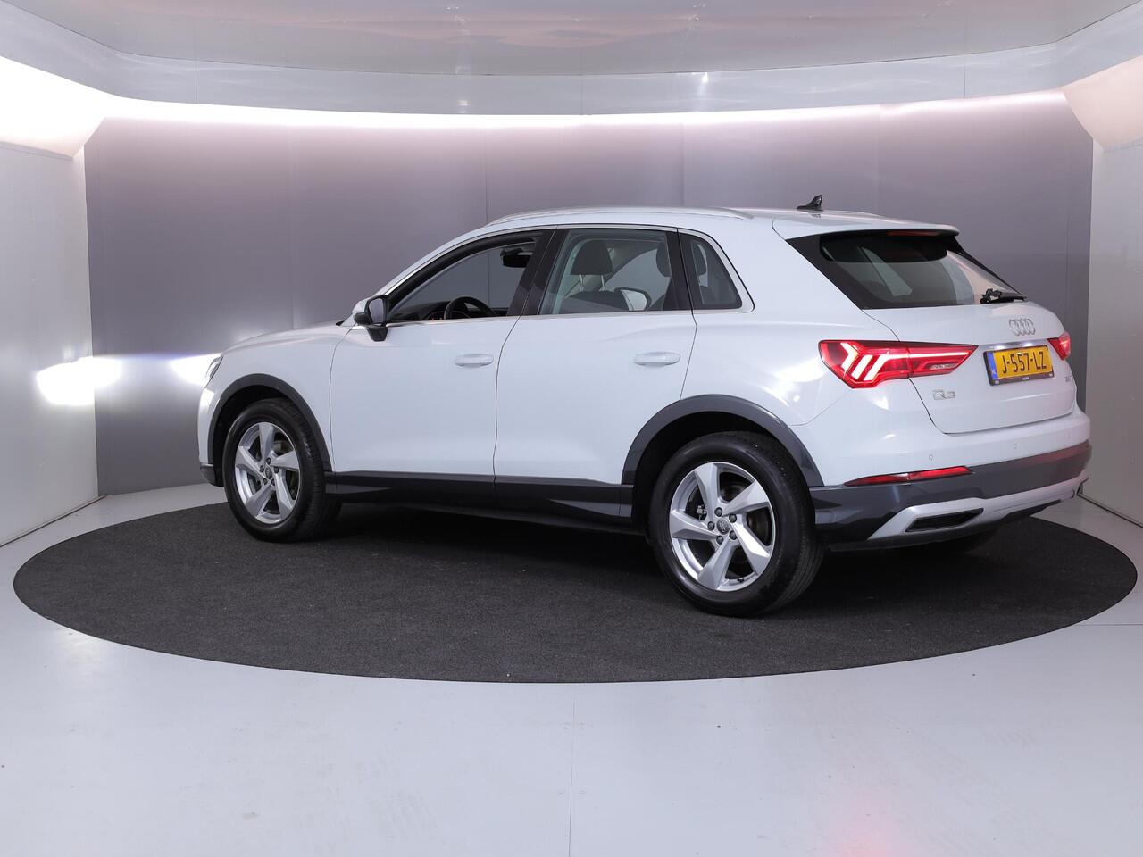 Audi Q3 35 TFSI Business Edition 150pk S-tronic | 18'LM-velgen| Navigatie | verwarmde voorstoelen | Adaptive cruise controle