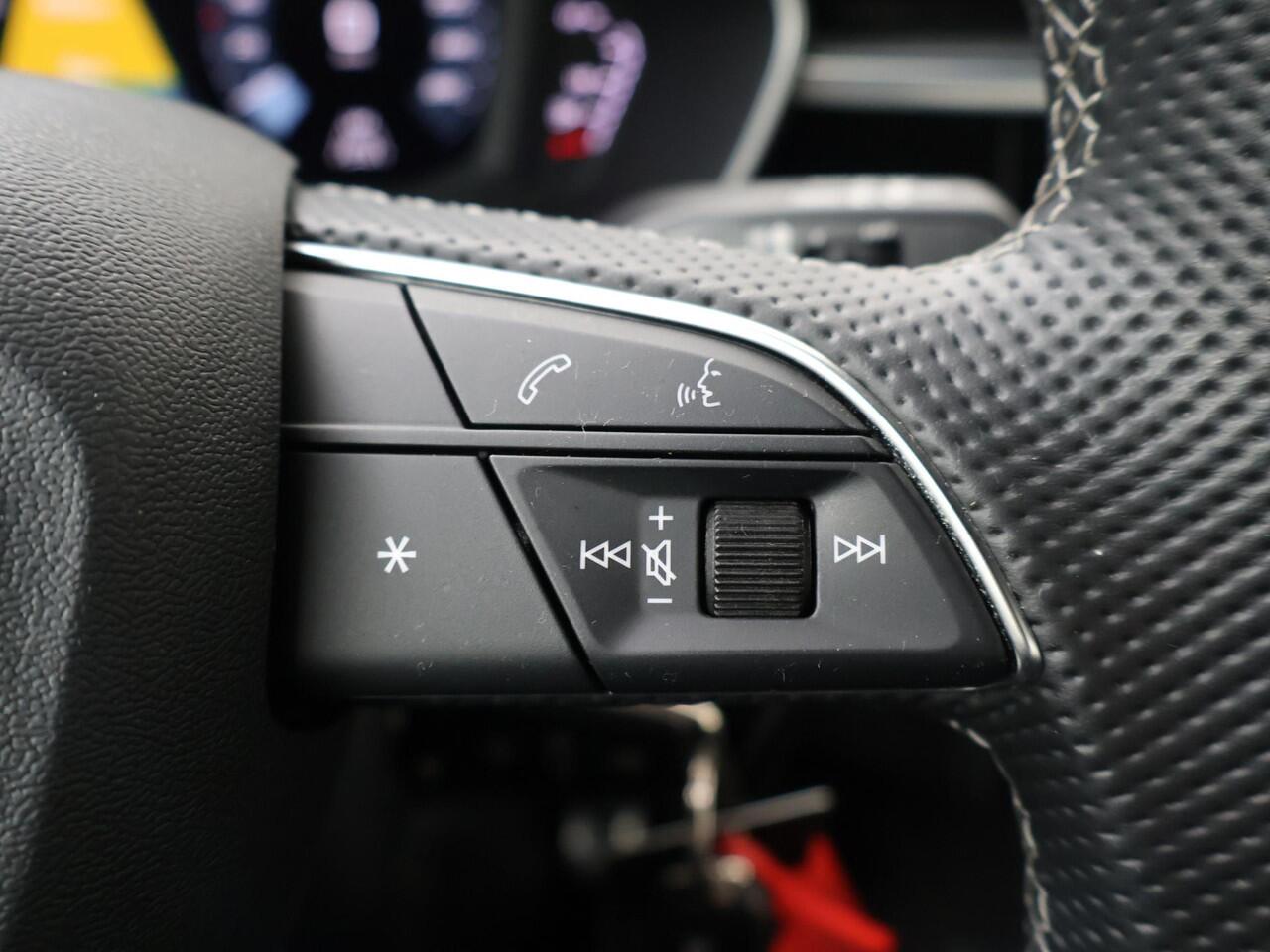 Audi Q3 Sportback 45 TFSI e Edition | 245 PK | SoH 86% | Voorstoelen verwarmd | Full LED verlichting | Apple Carplay/Android Auto | S line |