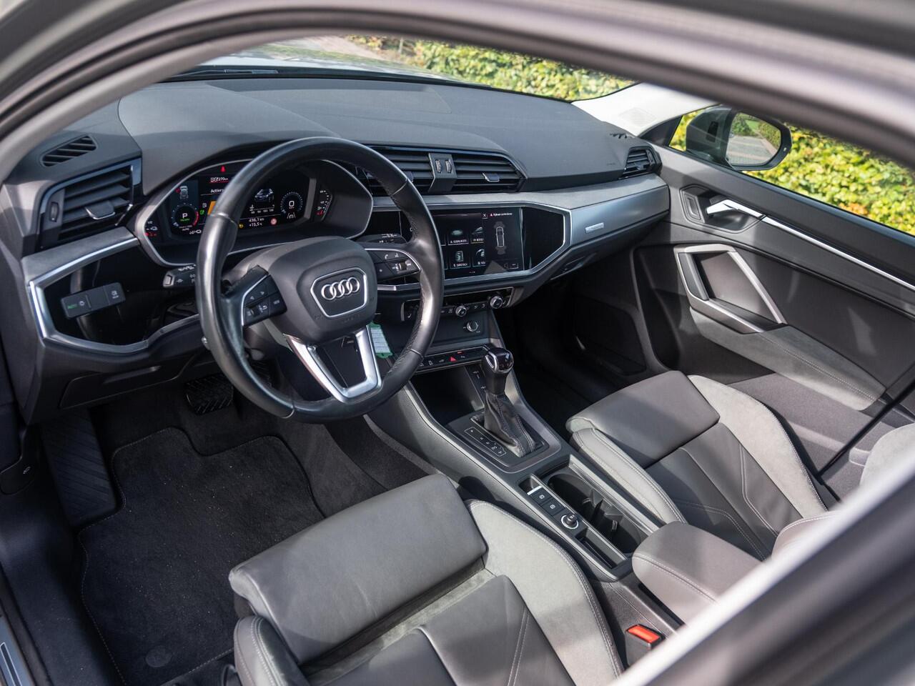Audi Q3 1.4 45TFSIe Plug-Hybrid Proline Sport | Virtual Cockpit | Elek klep | Volleder / Alcantara | MMI Navi+ | Trekhaak | Park pack | Verw Stoelen | Etc..