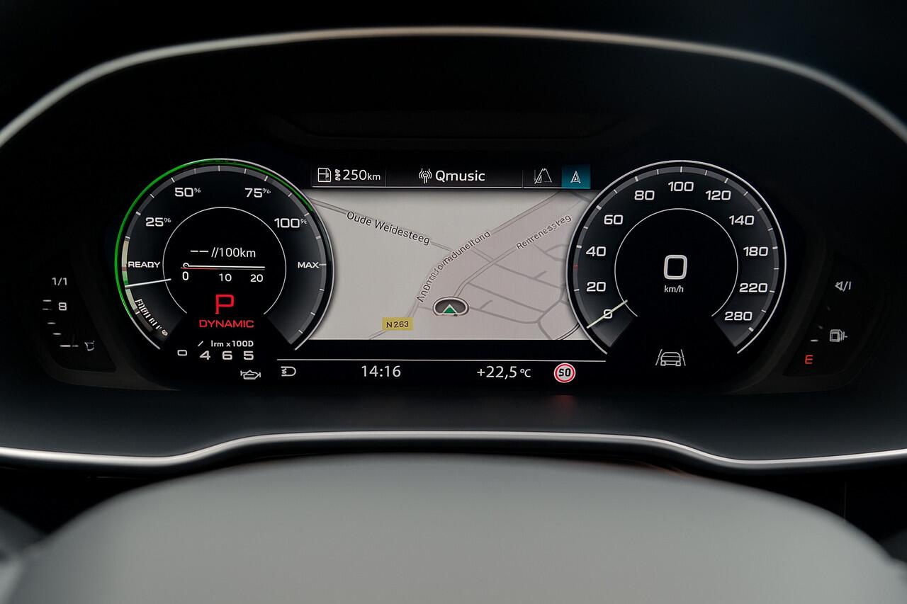 Audi Q3 Sportback 45 TFSI e 245 PK S-Line Edition PHEV, Schuif-Kanteldak, Cruise Control, Carplay, LED Koplampen