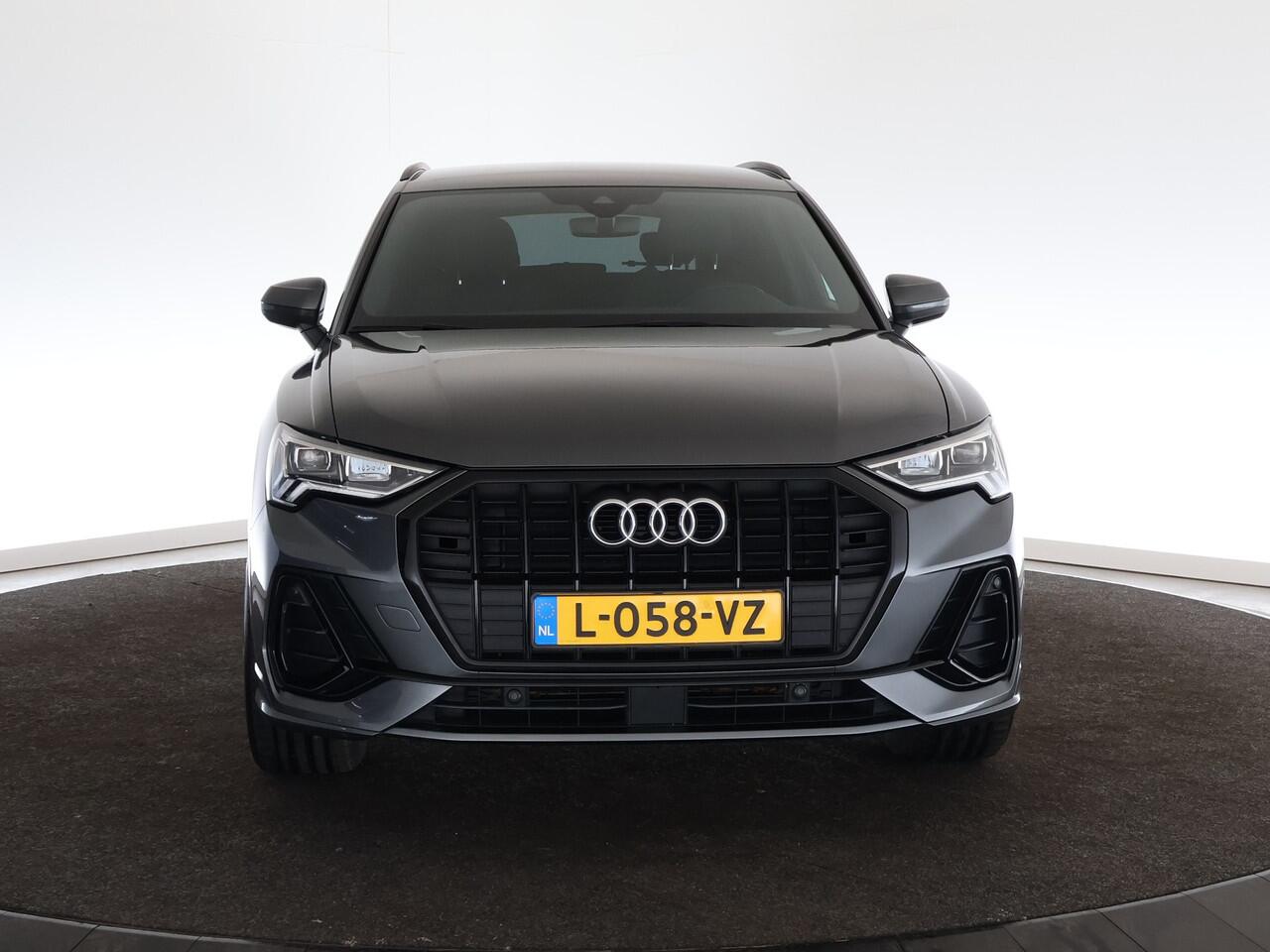 Audi Q3 35 TFSI S edition | Navi | Camera | Stoelverwarming |*