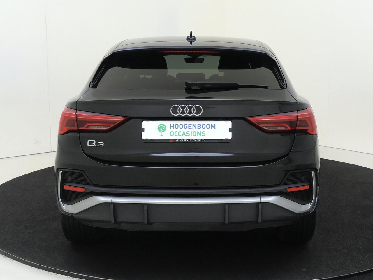 Audi Q3 Sportback 45 TFSI e S Edition | Dodehoek detectie | Sfeerverlichting | Navigatie Plus | Keyless | Adaptieve cruise control | CarPlay | Full LED verlichting |