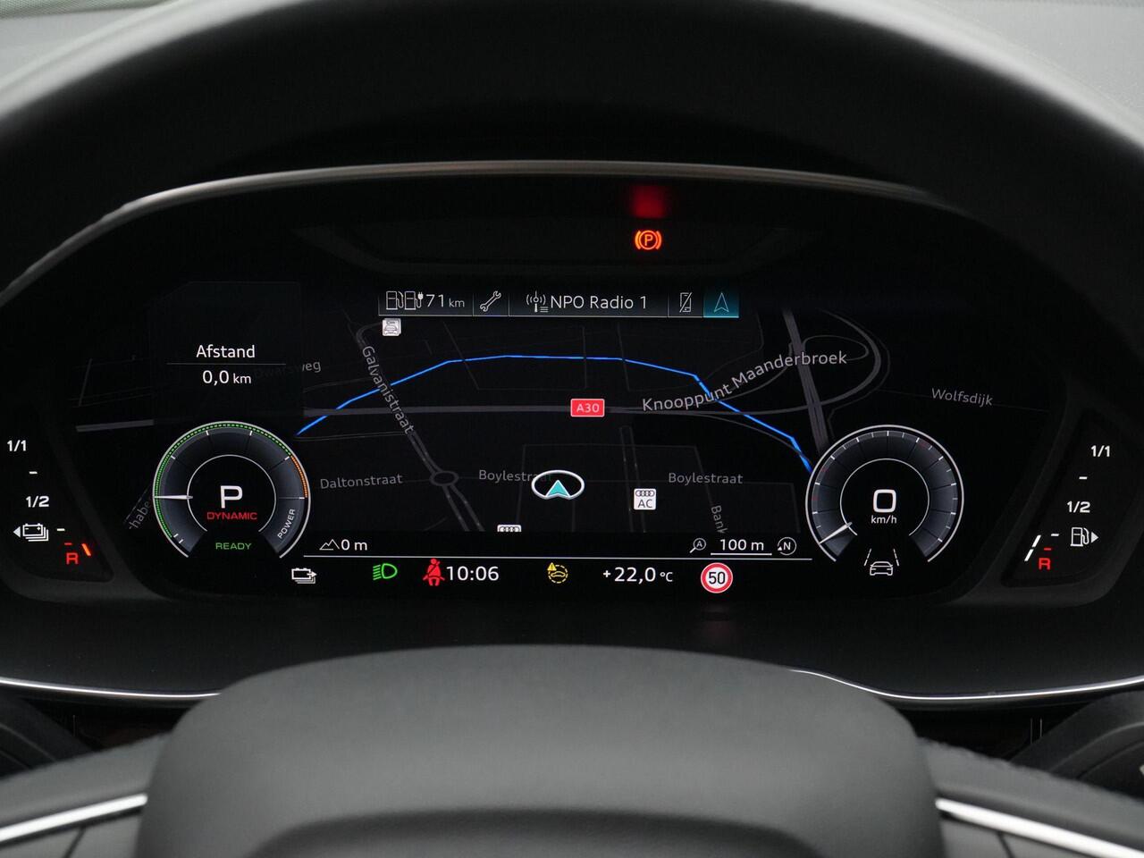 Audi Q3 45 TFSI e 245 pk S-tronic S-Line | Trekhaak | Demperregeling | Rondomzicht camera | Navigatie | Adaptieve cruise control