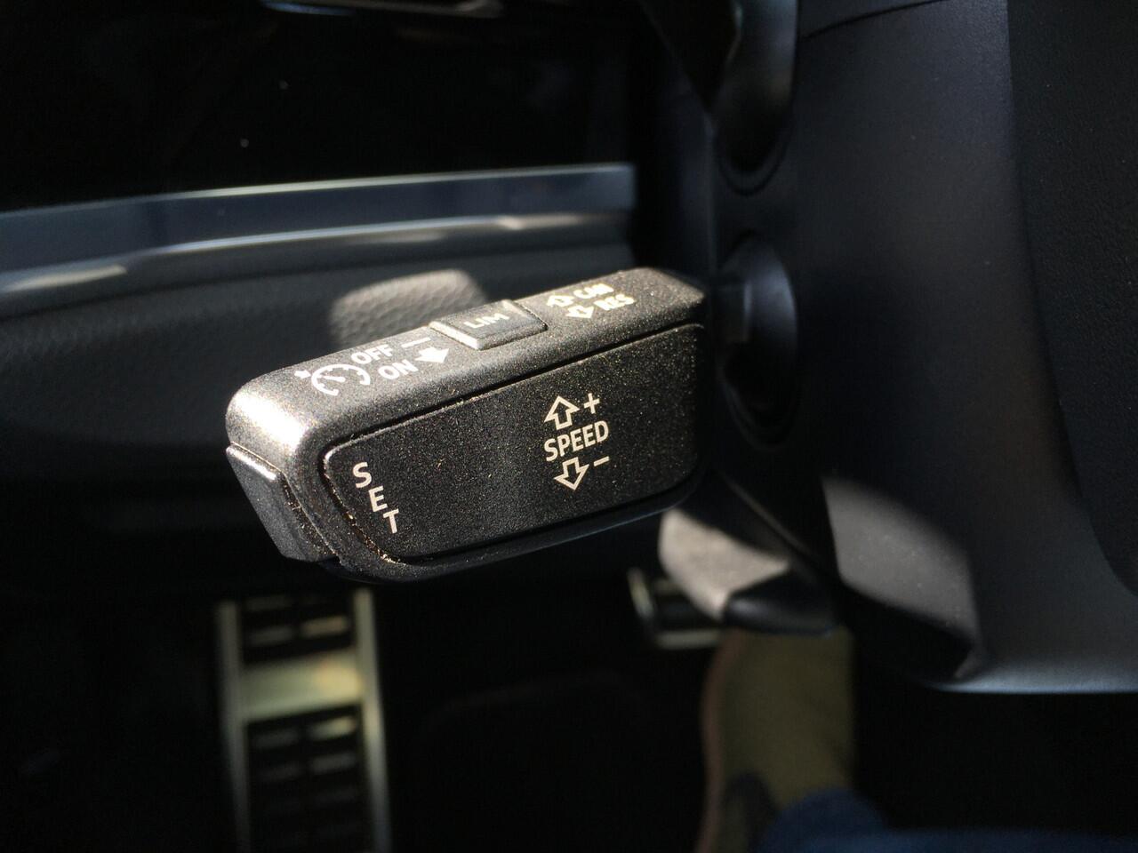 Audi Q3 Sportback 45 TFSI e S-line Black