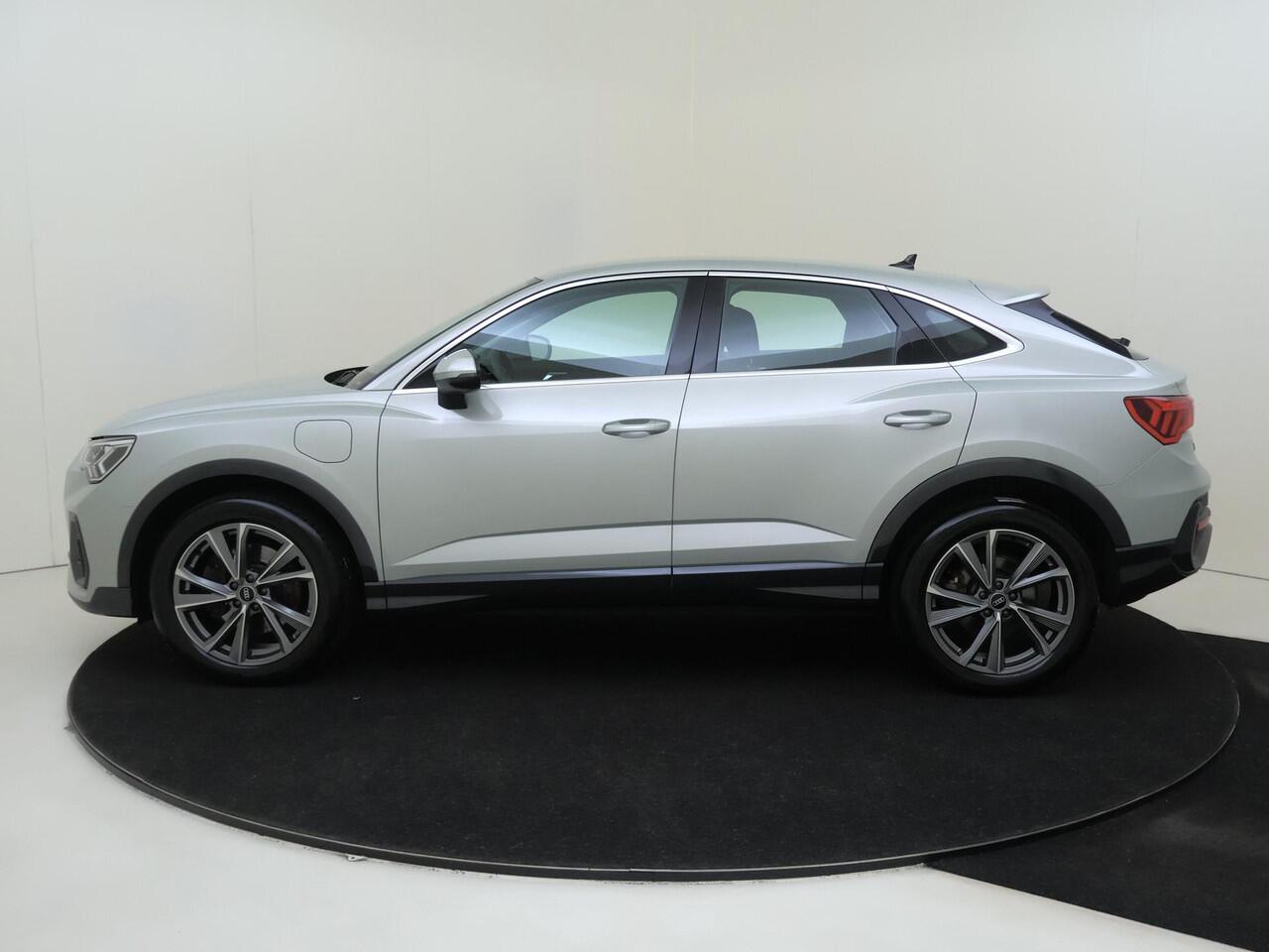 Audi Q3 Sportback 45 TFSI e edition | SOH 92% | Adaptieve cruise control | Full LED verlichting | CarPlay | Stoelverwarming | Elektrische achterklep | Bluetooth |