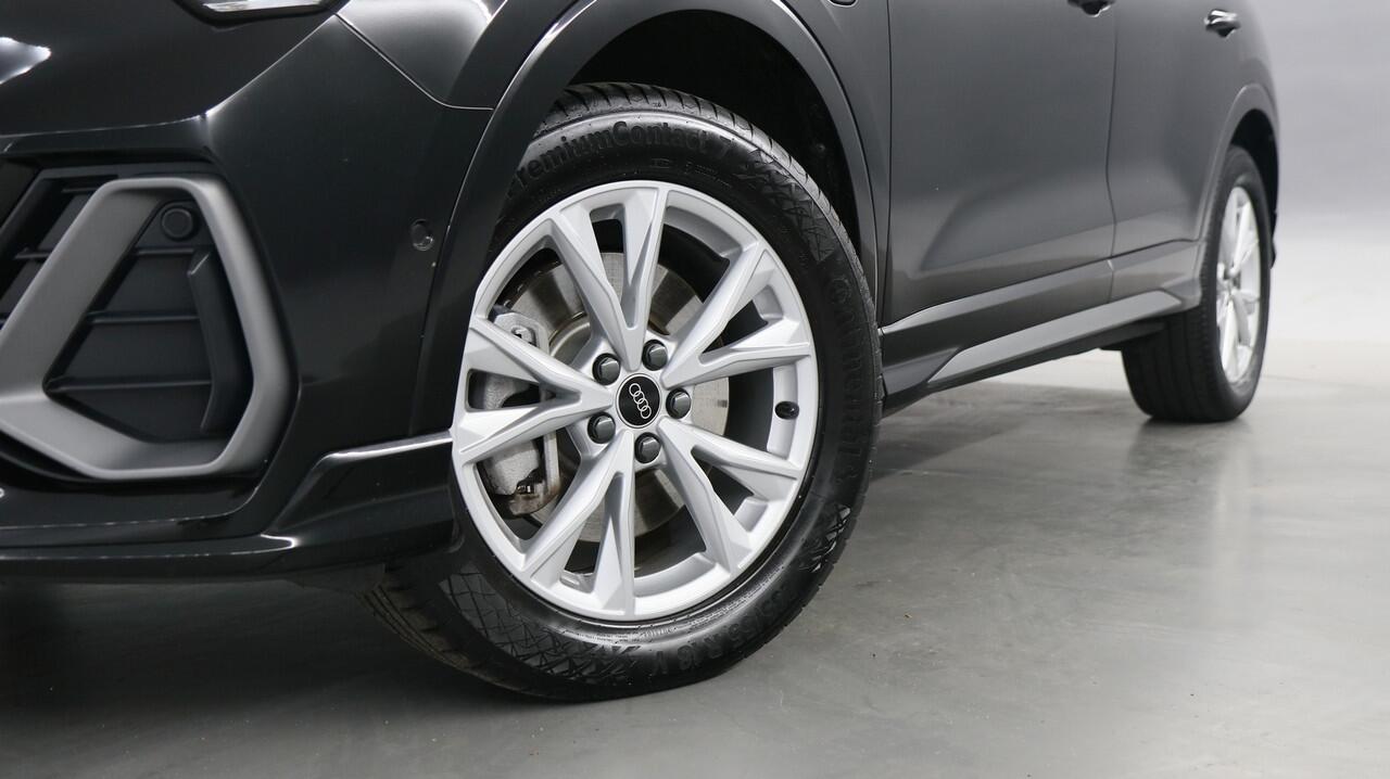 Audi Q3 45 TFSI e 245pk PHEV S Edition S-Tronic / B&O / Camera / Leer / Adaptive Cruise