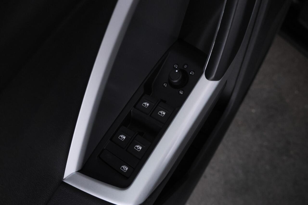 Audi Q3 Sportback 35 TFSI S Edition Automaat, Leer, Digital dash, Airco