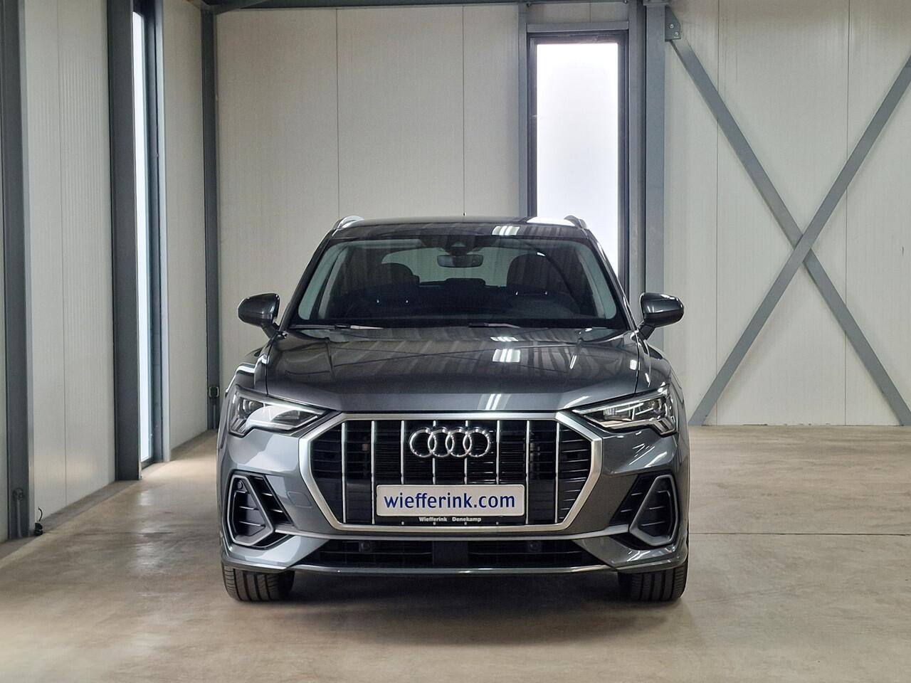 Audi Q3 35 TFSI 150pk S-Tronic S-Line | Camera | Leder/alcantara, Cruise control