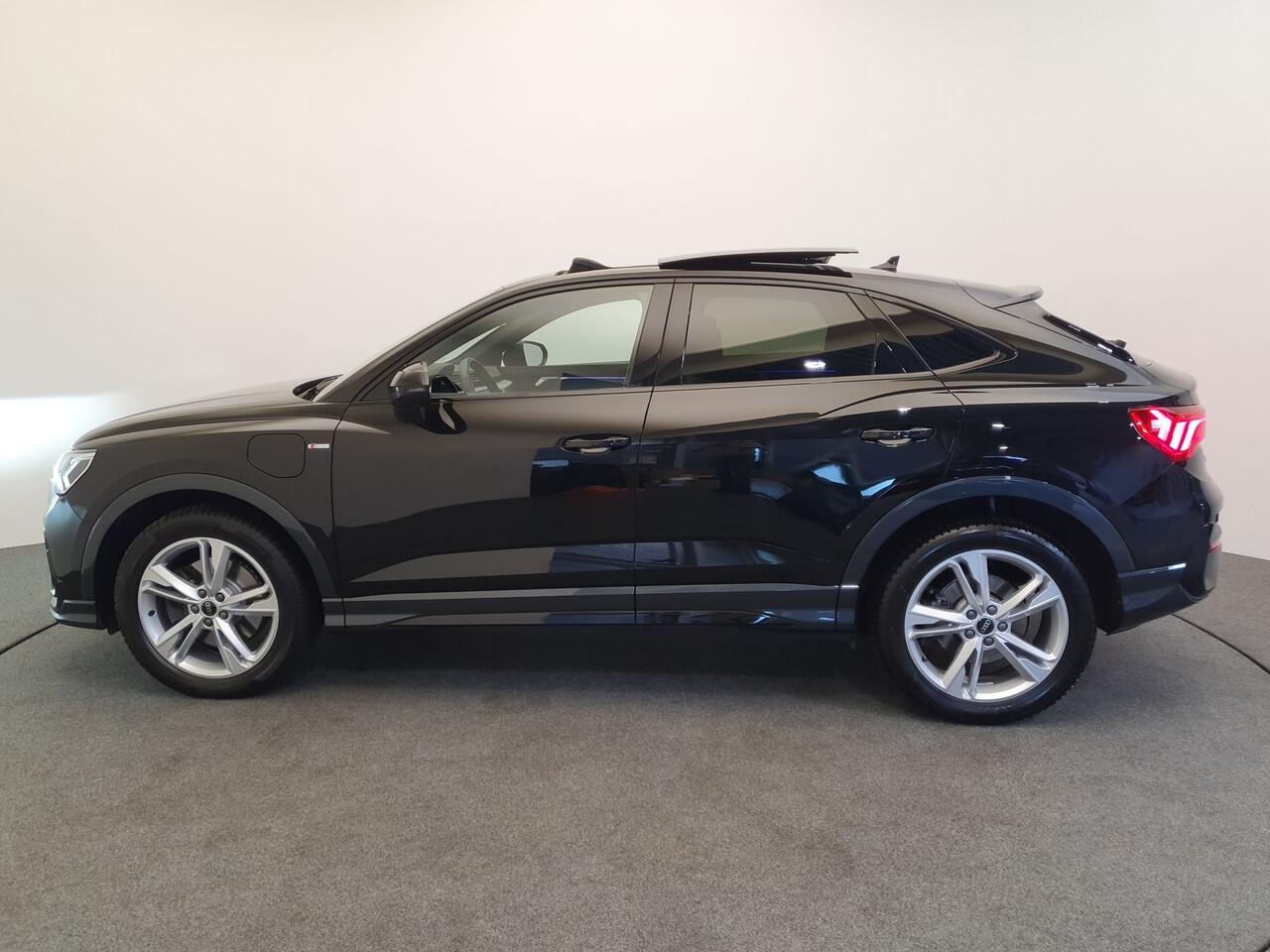 Audi Q3 Sportback 45 TFSI e S-Line S-Tronic Wegklapbare trekhaak, Panoramadak, Camera