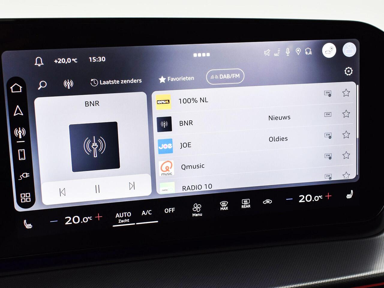 Audi Q3 1.5 200kW e-hybrid S edition 272 PK · Tech plus · 19" LM Velgen · Lederen bekleding