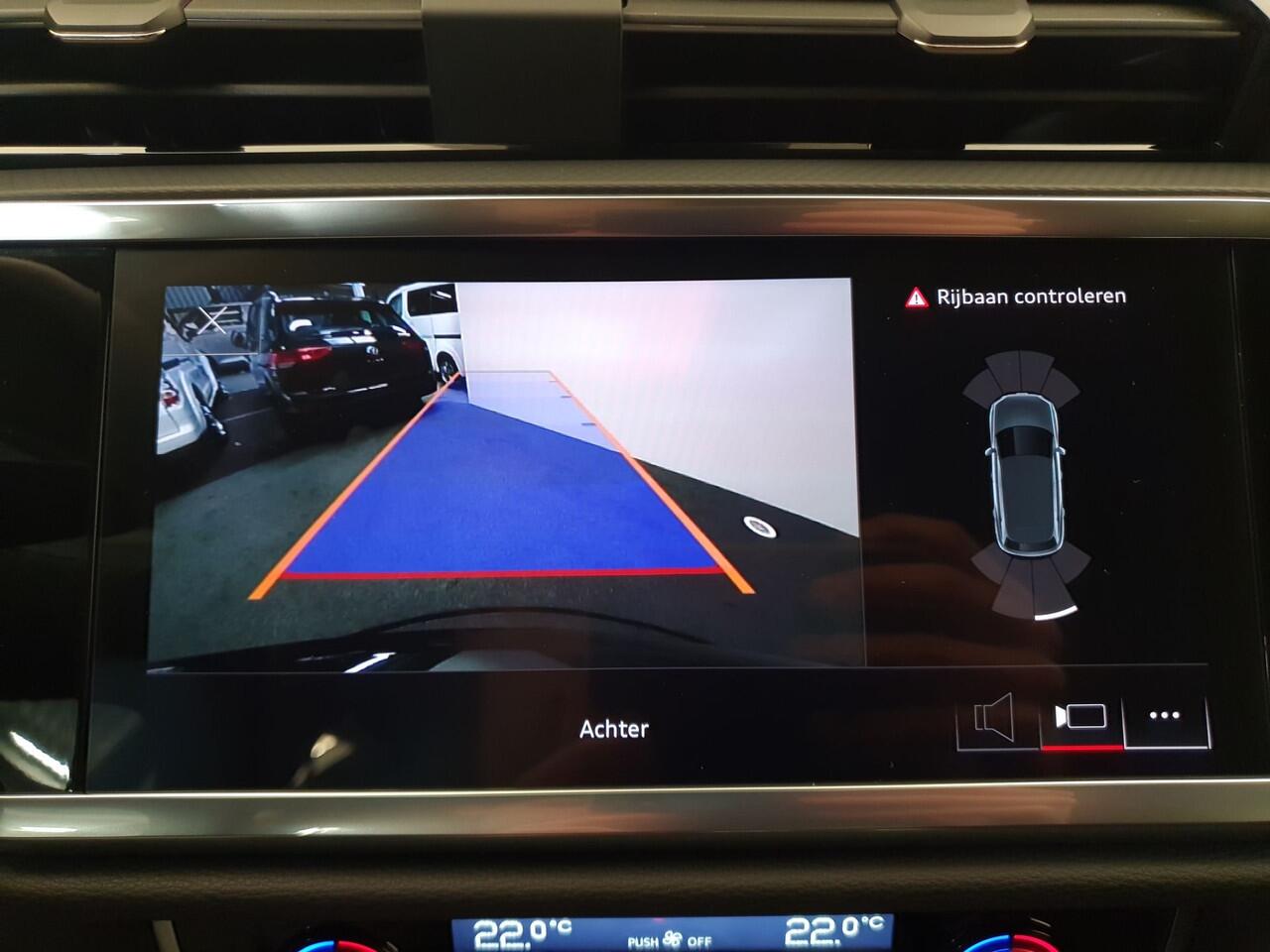 Audi Q3 35 TFSI 150pk S-Tronic S-Line Camera, Virtual cockpit, Leder/alcantara