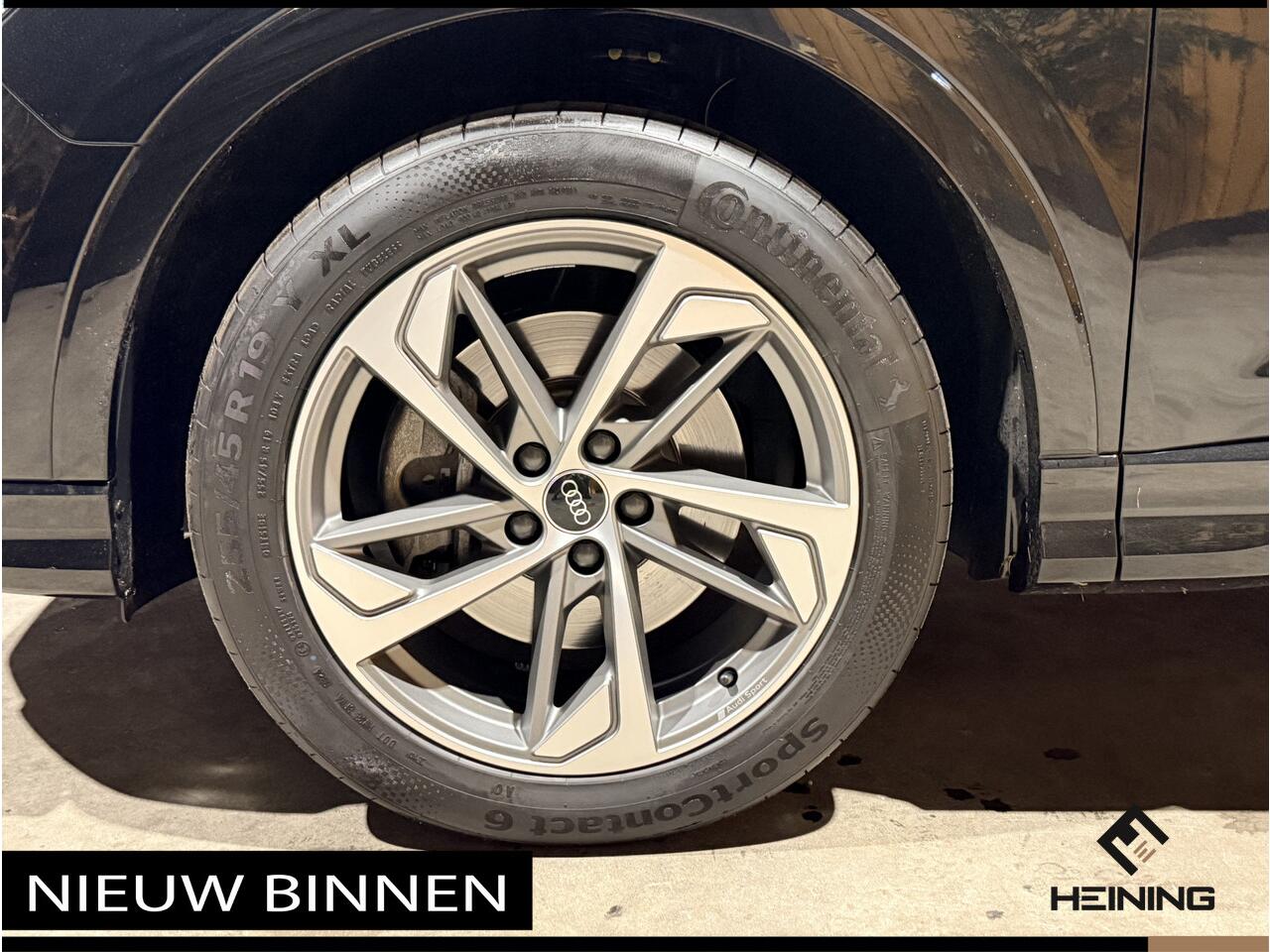 Audi Q3 45 TFSI e S edition Black edition. Trekhaak. Navi. 19 inch. Camera.