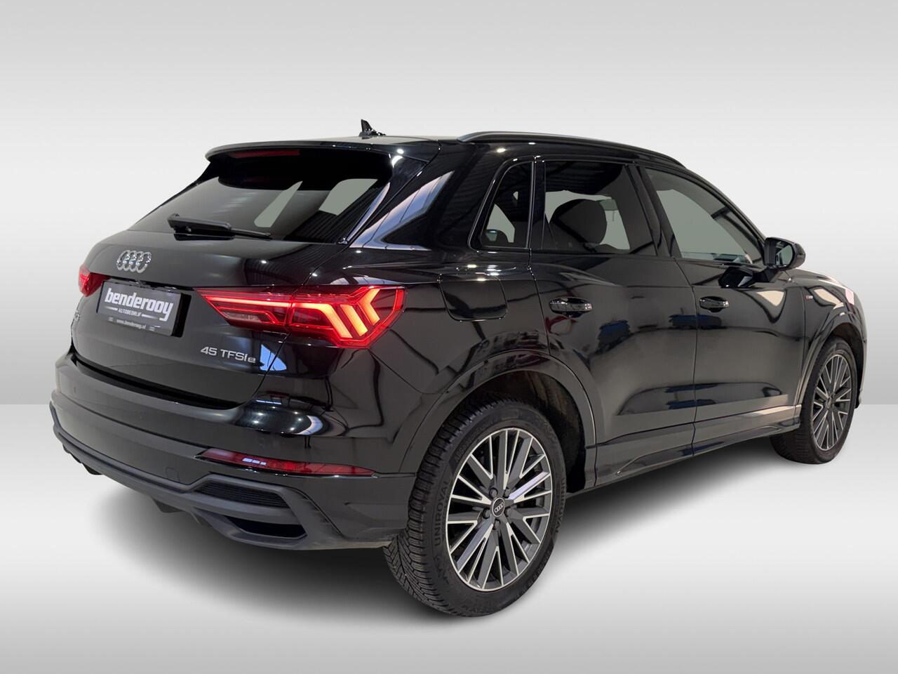Audi Q3 45 TFSI eHybrid 245pk S edition | Leder | Black pakket