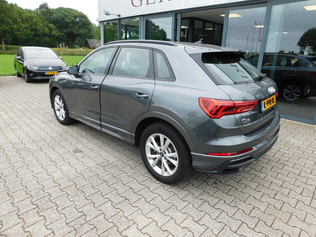 Audi Q3 35 TFSI S-tronic, 2X S-line, Carplay, Pdc