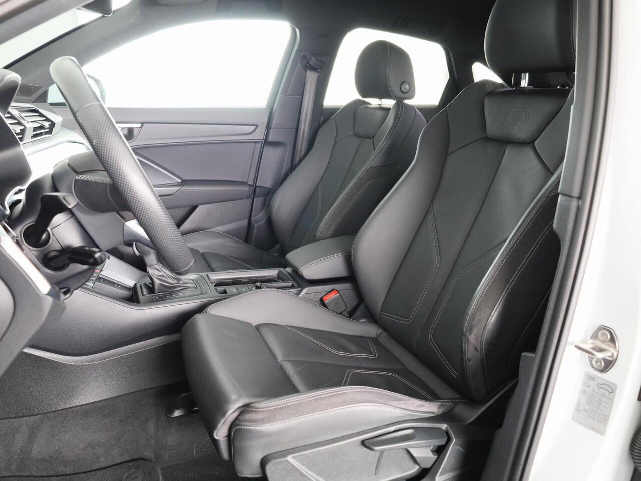 Audi Q3 Sportback 45 TFSI e S Edition 245pk | Lederen bekleding | Navigatie | Verwarmbare voorstoelen | Parkeercamera