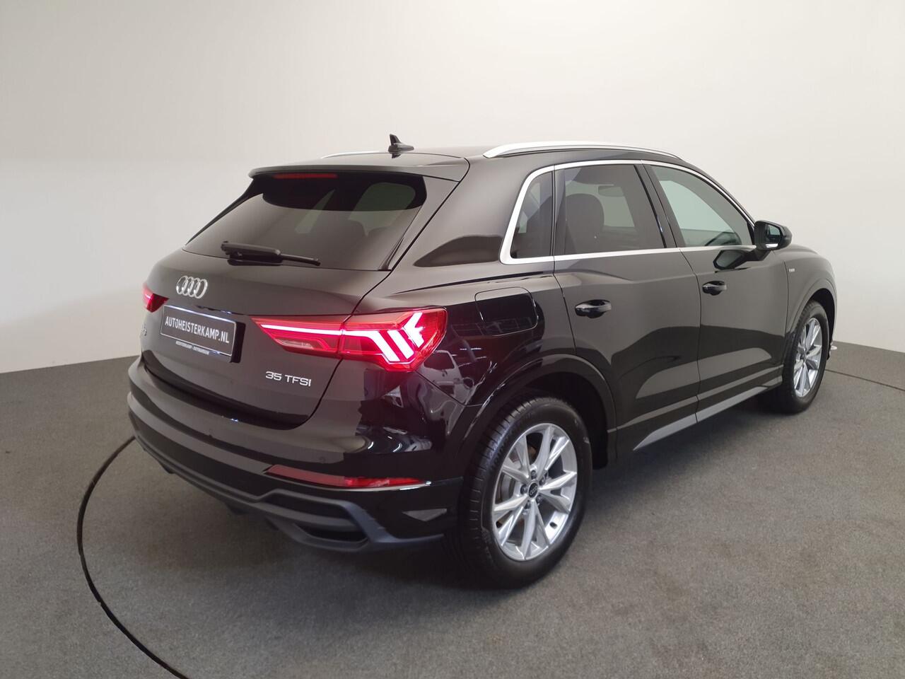 Audi Q3 35 TFSI 150pk S-Tronic S-Line Camera, Virtual cockpit, Leder/alcantara