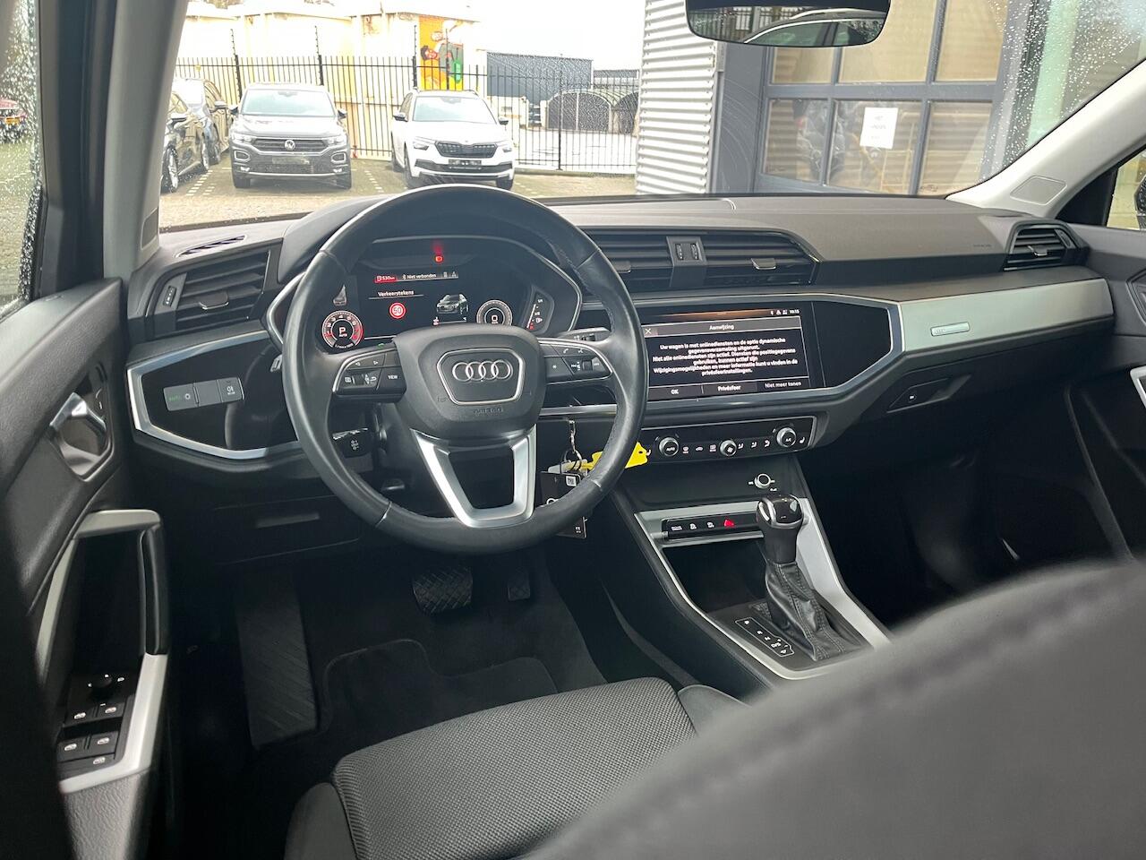 Audi Q3 35 TFSI Advanced / Verwarmbare voorstoelen / Virtual cockpit / 18'' LMV / Audi smartphone interface