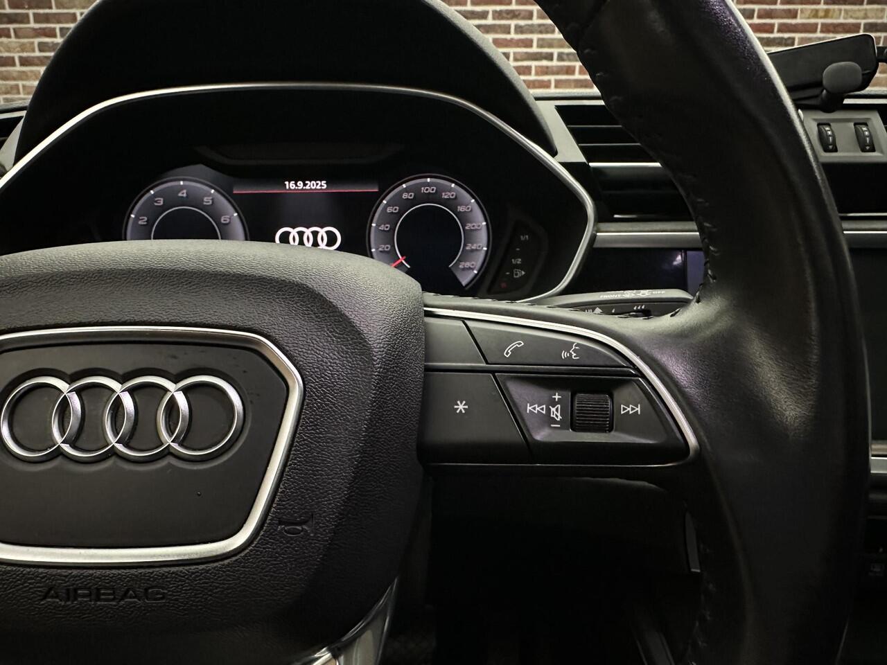 Audi Q3 45 TFSI quattro Pro Line 360 Panorama Trekhaak Dealer Ondrh Led