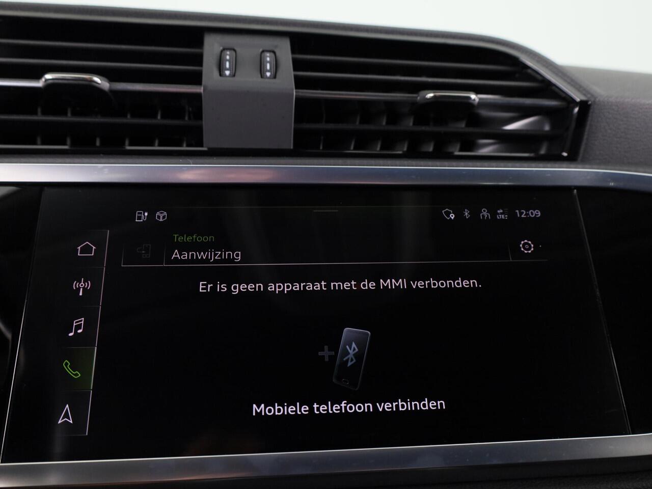 Audi Q3 45 TFSI e Business Edition 245 pk S-tronic | Navigatie | Elektr. trekhaak | Parkeersensoren | Achteruitrijcamera | LED koplampen | Stoelverwarming |