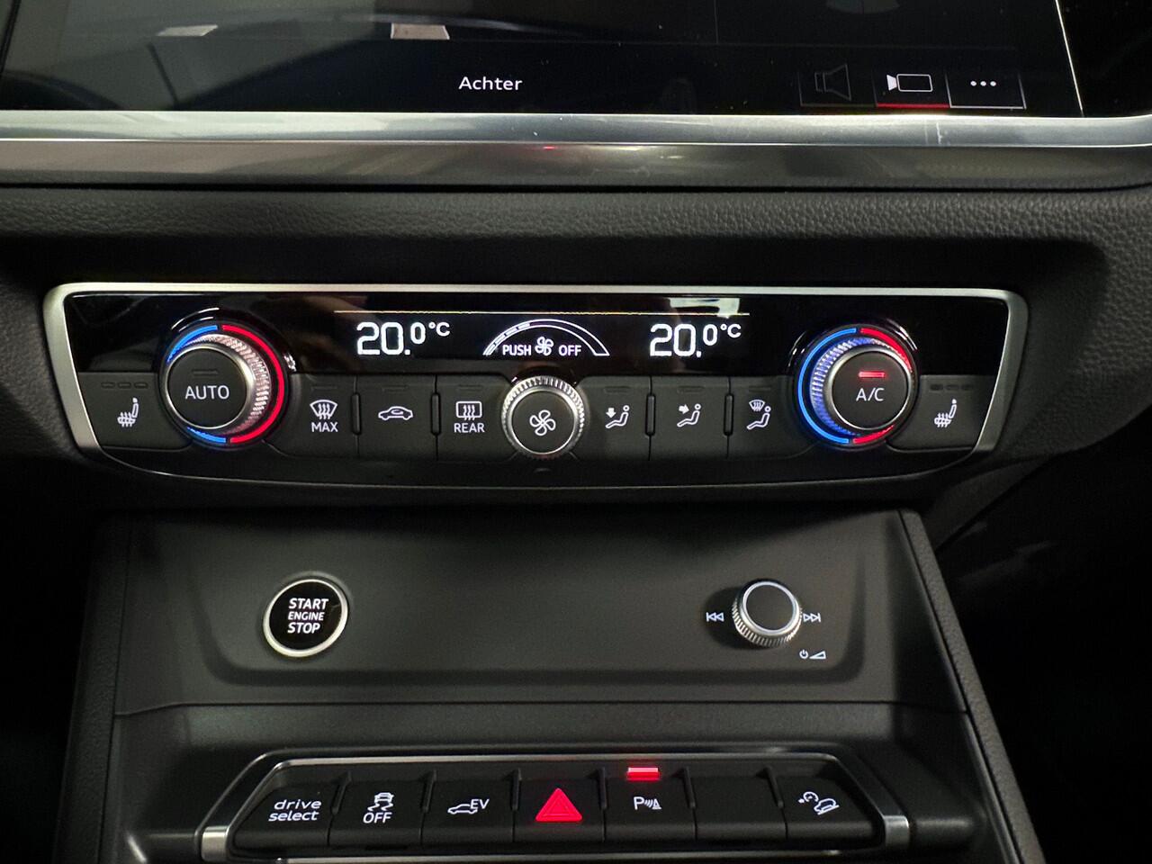 Audi Q3 45 245pk TFSIe S edition Stoelverwarming | Parkeersensoren voor en achter | Achteruitrijcamera