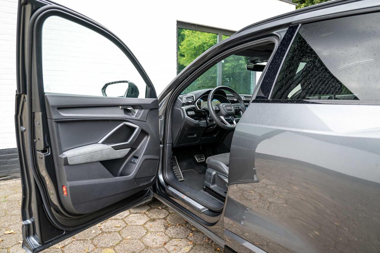 Audi Q3 45 TFSI e S-Line ACC Panorama Keyless Black Optic