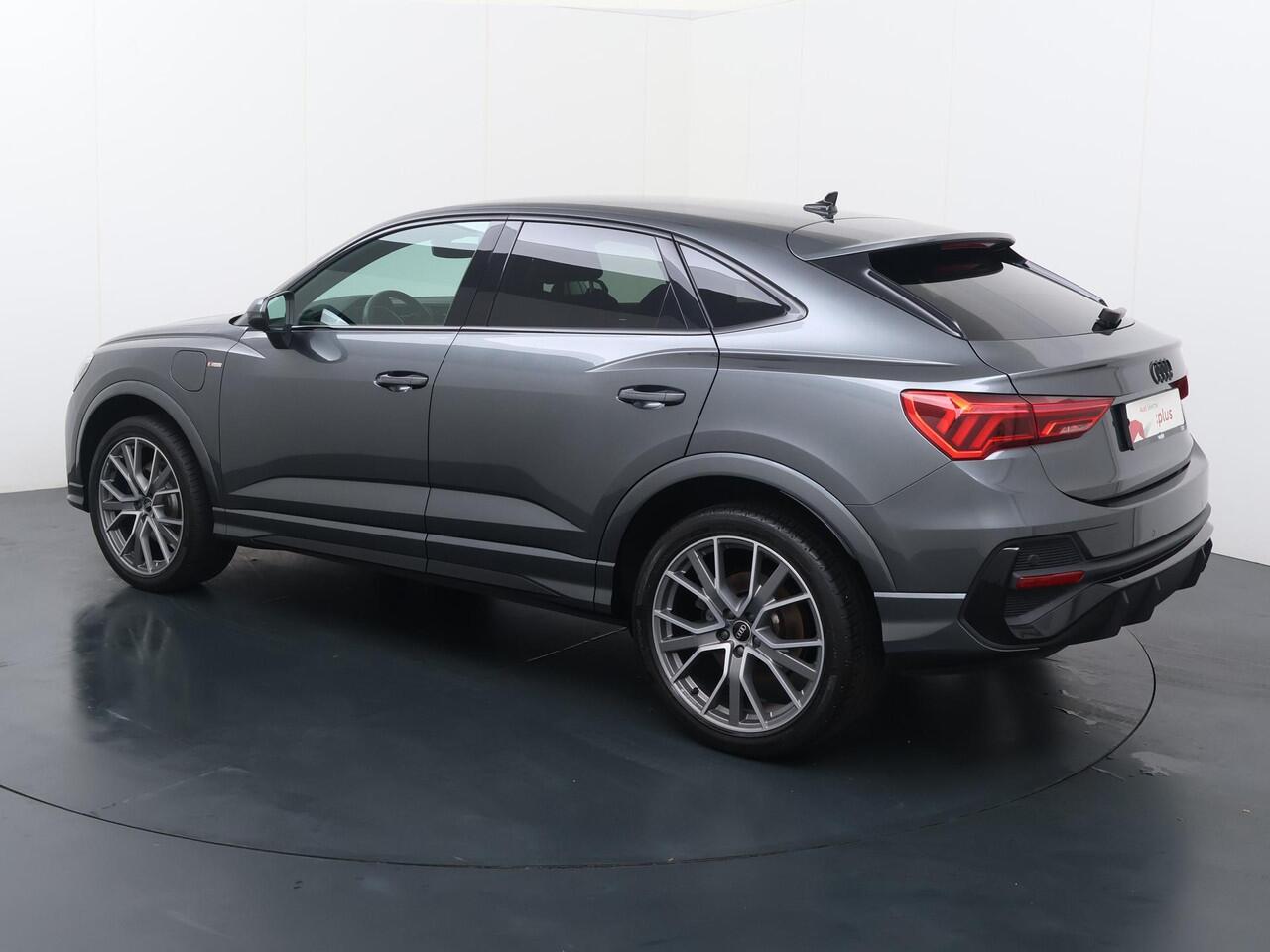 Audi Q3 Sportback 45 TFSI e S Edition | 245 PK | SoH 92% | Adaptive cruise control | Audi drive select | 20" LM velgen | S line |