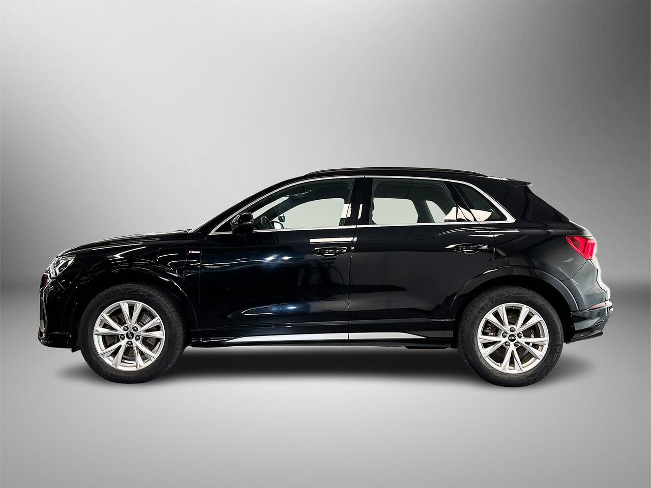 Audi Q3 45 245pk TFSIe S edition Stoelverwarming | Parkeersensoren voor en achter | Achteruitrijcamera