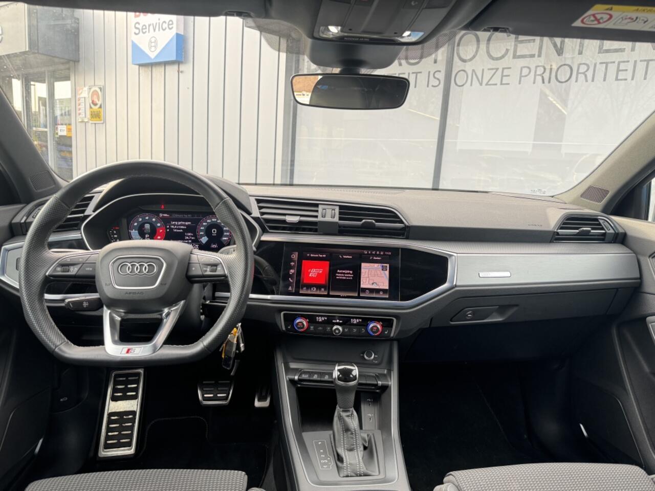 Audi Q3 35 TFSI S edition | B&O | Leder | Trekhaak