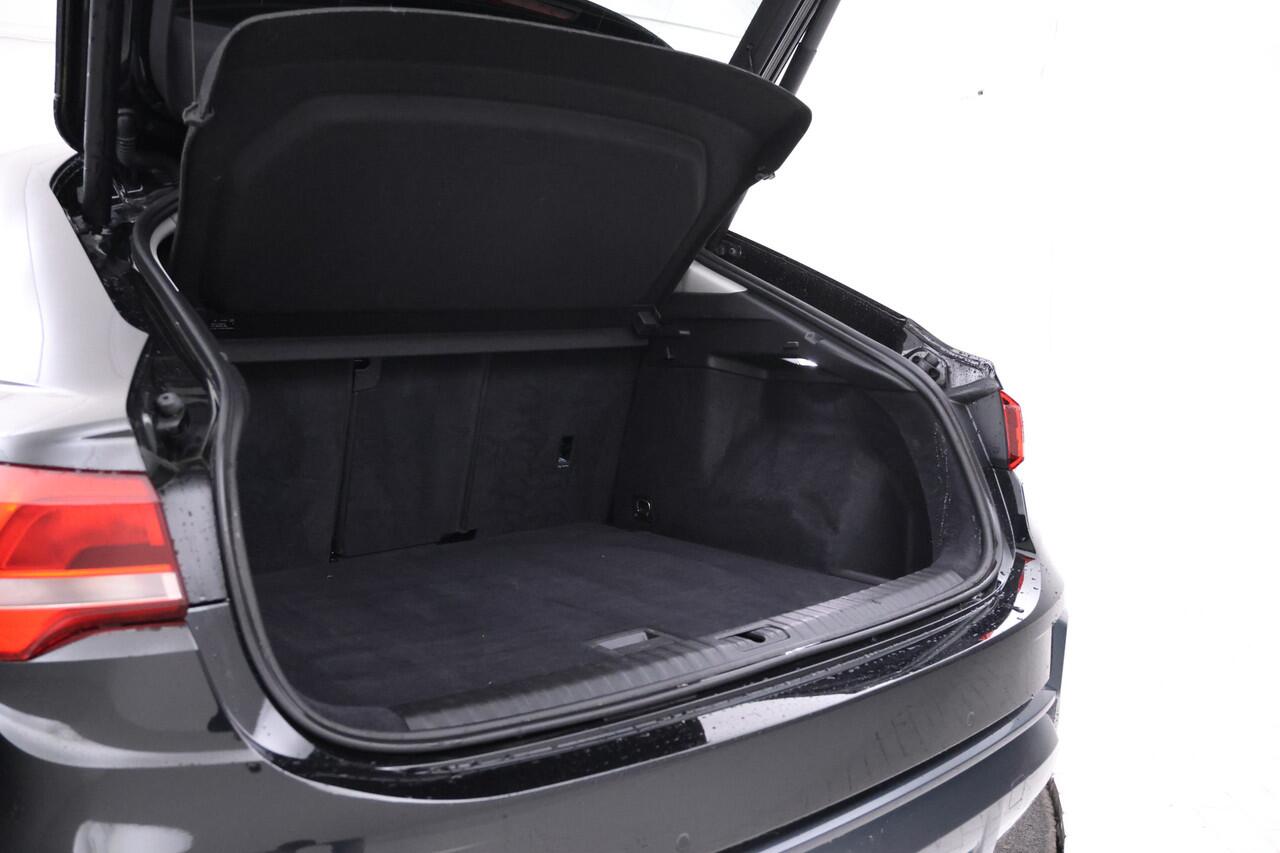 Audi Q3 Sportback 35 TFSI S Edition Automaat, Leer, Digital dash, Airco